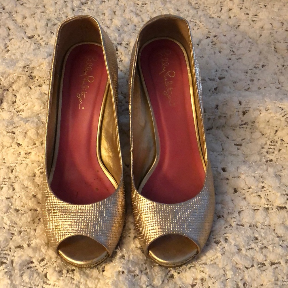 Lilly Pulitzer gold peep toe wedge